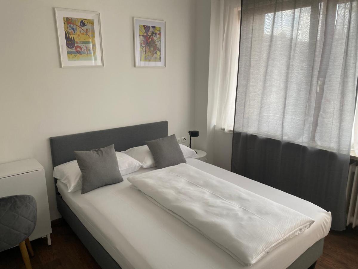 Zentral Gelegene Schoene In Mitte, Direkte Naehe Zum Klinikum, Balkon Apartment *